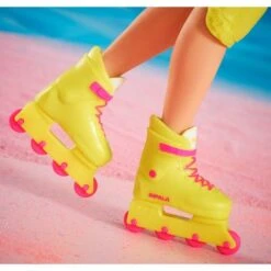 Mattel Barbie The Movie - Ken-Sammelpuppe Mit Inlineskating-Outfit -Spielzeug Förderung Rabatte Mattel Barbie The Movie Ken Sammelpuppe mit Inlineskating Outfit@@1919787 5