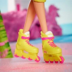 Mattel Barbie The Movie - Margot Robbie Als Barbie: Inlineskating-Sammelpuppe -Spielzeug Förderung Rabatte Mattel Barbie The Movie Margot Robbie als Barbie Inlineskating Sammelpuppe@@1919786 5