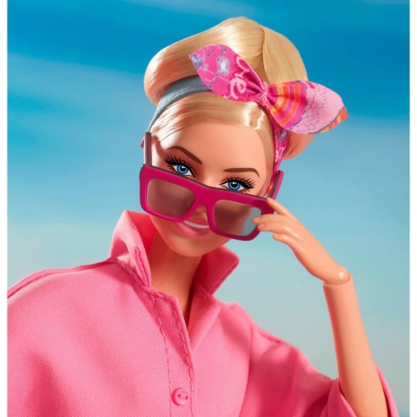 Mattel Barbie The Movie - Margot Robbie Als Barbie: Puppe Im Rosa Jumpsuit 7 Mattel Barbie The Movie - Margot Robbie Als Barbie: Puppe Im Rosa Jumpsuit – Bild 5